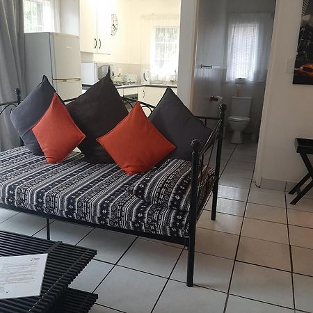 Sunshine Self Catering Apartment Mbombela Exterior photo
