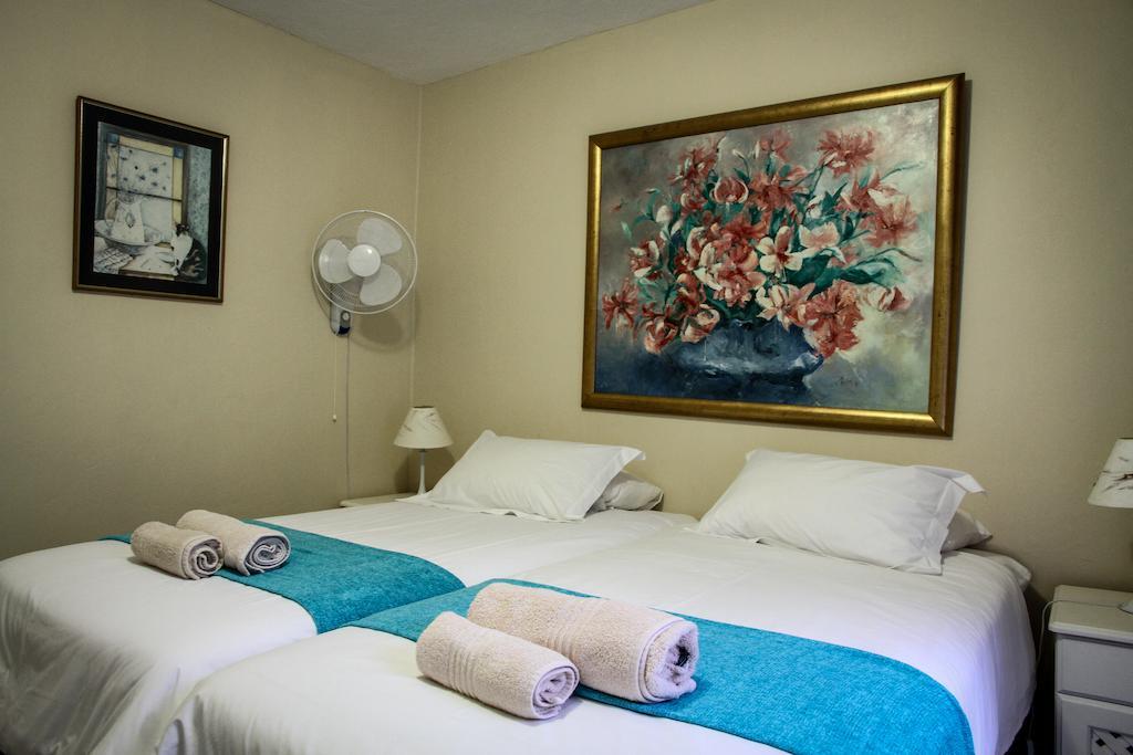 Sunshine Self Catering Apartment Mbombela Room photo