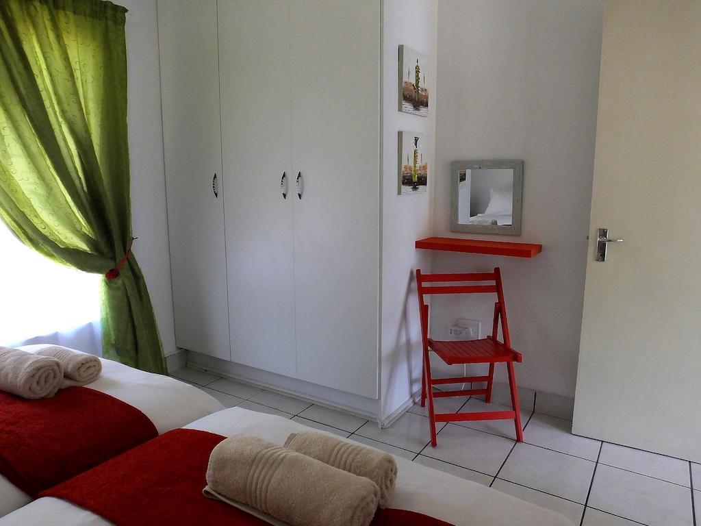 Sunshine Self Catering Apartment Mbombela Room photo