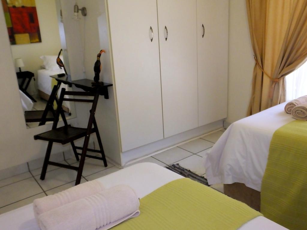 Sunshine Self Catering Apartment Mbombela Exterior photo