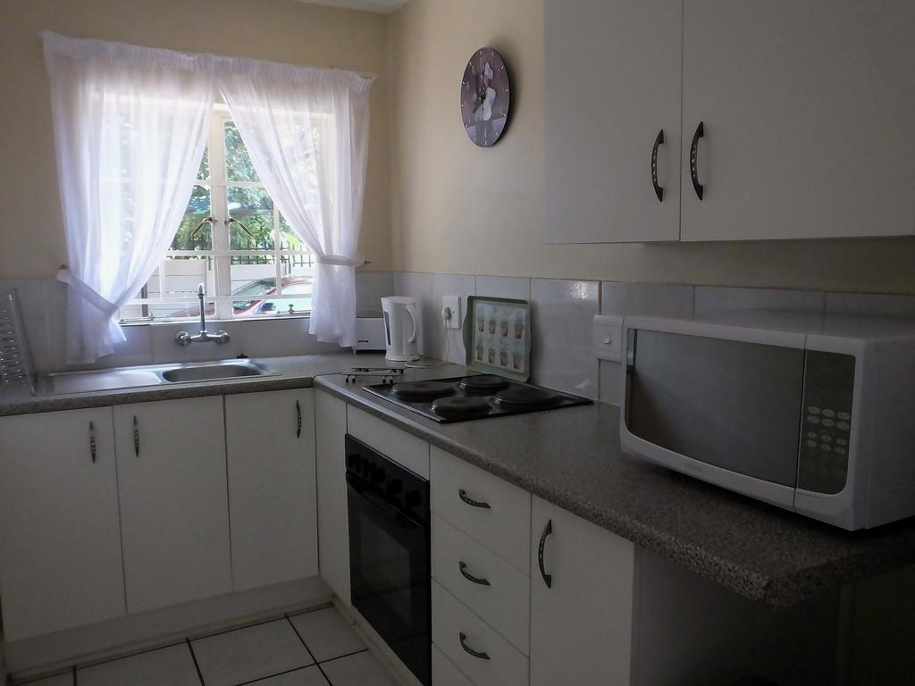 Sunshine Self Catering Apartment Mbombela Exterior photo